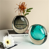 Glass vase